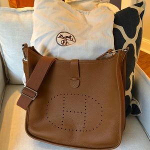 Like Hermes Evelyn Crossbody bag!